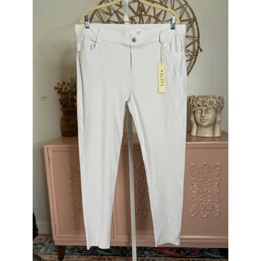 Women's New‎ Yelete Pants White XXL
Cross between jeans and leggings